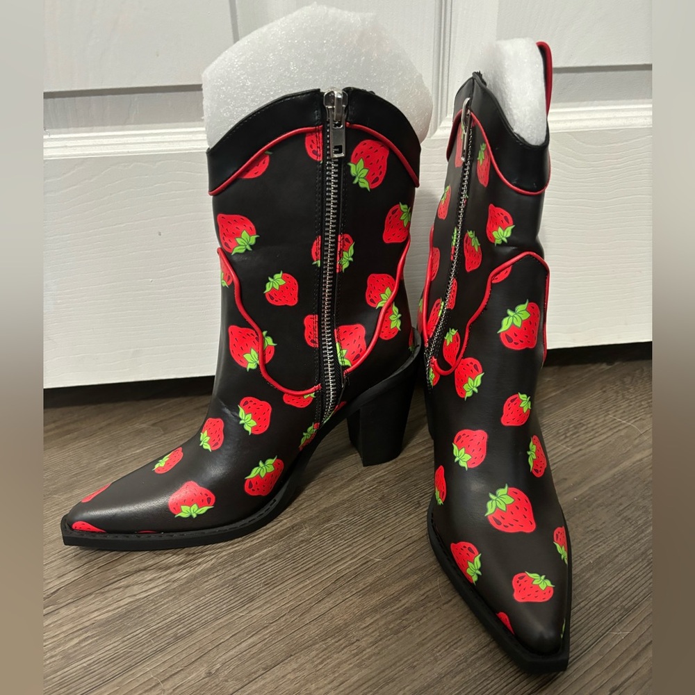 NWOB Dolls Kill x Strawberry Shortcake Black Meadow Greeting Cowboy Boots - Picture 4 of 7